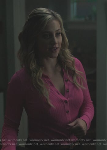 Betty's pink ribbed cardigan on Riverdale