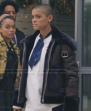 Julien's brown and navy fur trim leather jacket on Gossip Girl