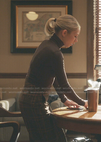 Kate's brown turtleneck top and plaid pants on Gossip Girl
