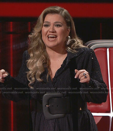 Kelly's black wide belt on The Voice