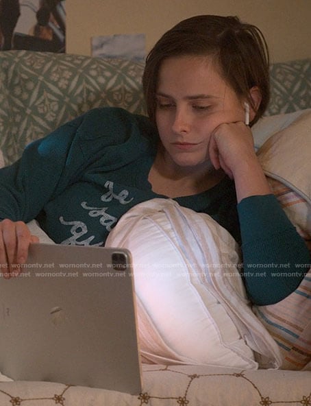 Kimberly's green Je Ne Sais Quoi sweatshirt on The Sex Lives of College Girls