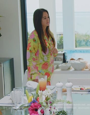Kyle's yellow floral print pajamas on The Real Housewives Ultimate Girls Trip