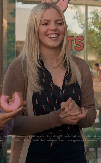 Leighton's lipstick print blouse on The Sex Lives of College Girls