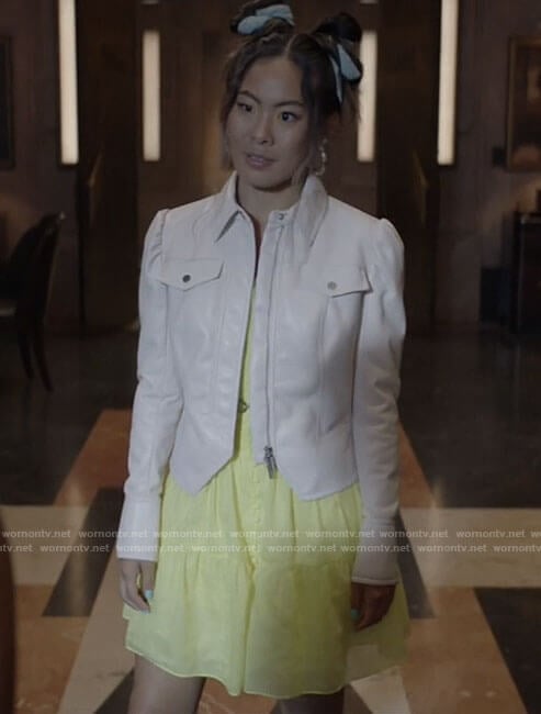 Mary's yellow dress and white leather jacket on Batwoman