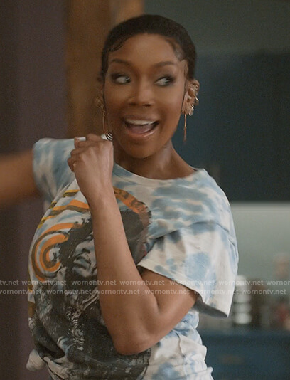 Naomi's Jimi Hendrix tie dye tee on Queens