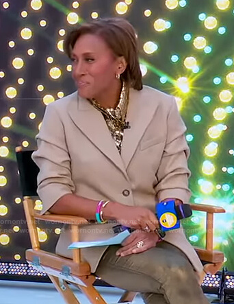 Robin's metallic leopard blouse and beige ruched sleeve blazer on Good Morning America