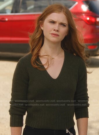 Taylor's green v-neck sweater on 9-1-1