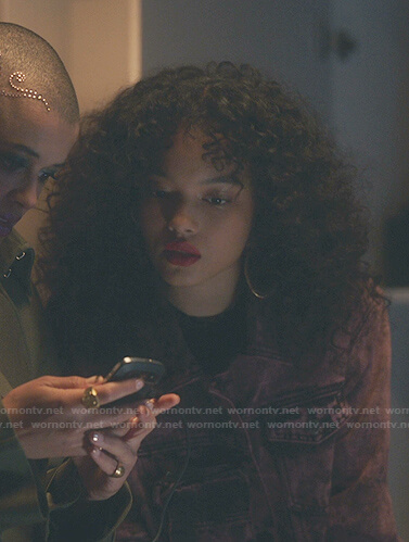 Zoya's pink acid wash denim jacket on Gossip Girl