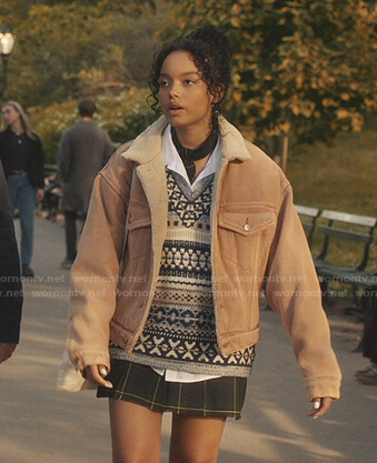 Zoya's printed sweater and pink denim jacket on Gossip Girl