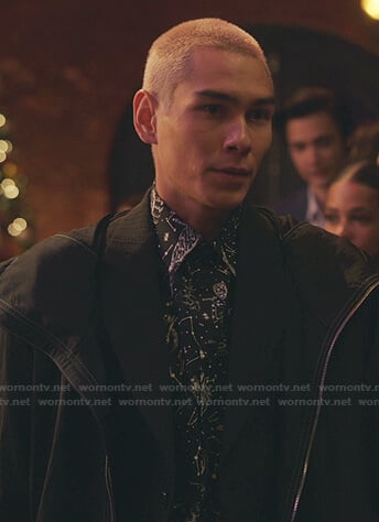 Aki's black constellation print shirt on Gossip Girl