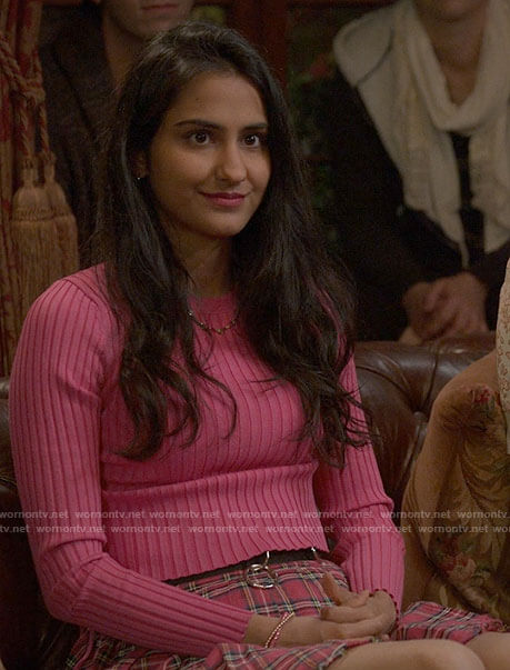 Bela's pink plaid skirt on The Sex Lives of College Girls