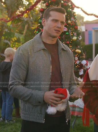 Buck's grey zip jacket on 9-1-1