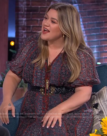 Kelly's blue contrasting floral dress on The Kelly Clarkson Show