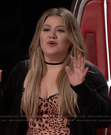 Kelly's leopard print dress on The Voice