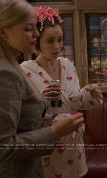 Kimberly's heart print robe on The Sex Lives of College Girls