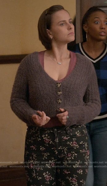 Kimberly's grey cardigan and black floral jeans on The Sex Lives of College Girls