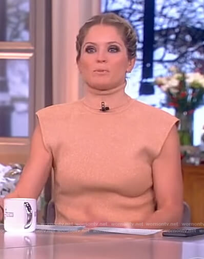Sara's beige short sleeve turtleneck top on The View