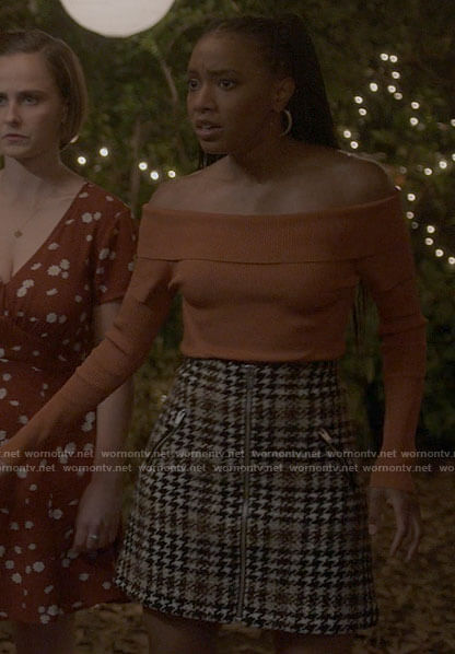 Whitney's checked zip front skirt on The Sex Lives of College Girls