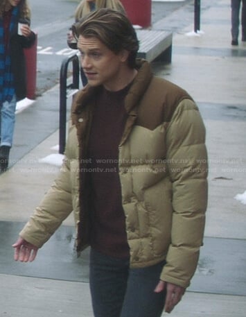 Ace's beige puffer jacket on Nancy Drew