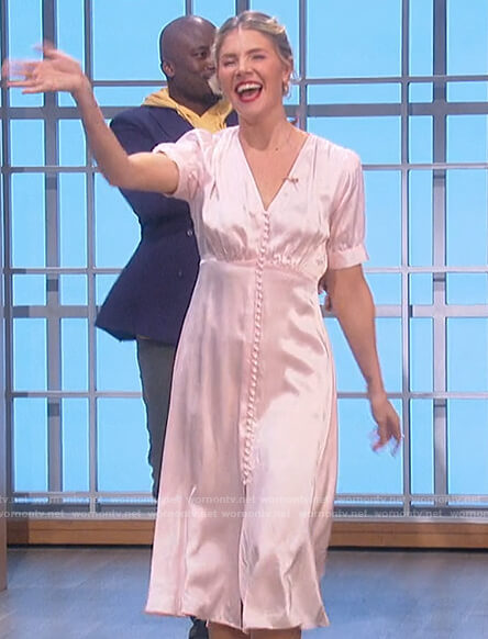 Amanda's white satin button down dress on The Talk