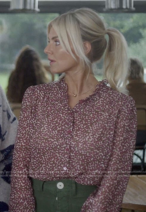 Amy's red floral blouse on Pivoting