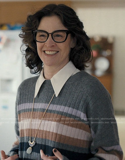 Carol's grey striped sweater on Single Drunk Female