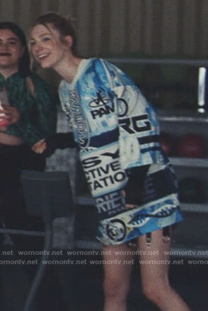 Jules's blue printed oversized t-shirt on Euphoria