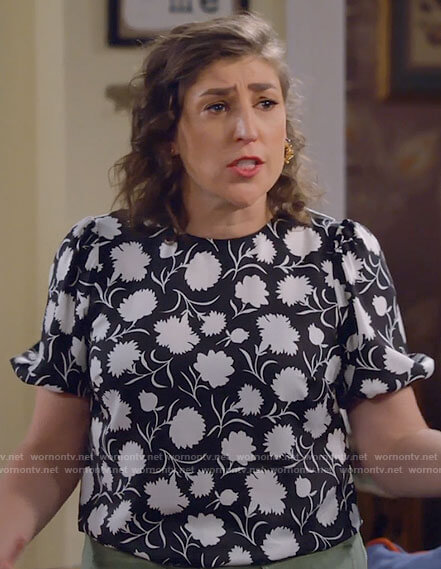 Kat's black and white floral top on Call Me Kat
