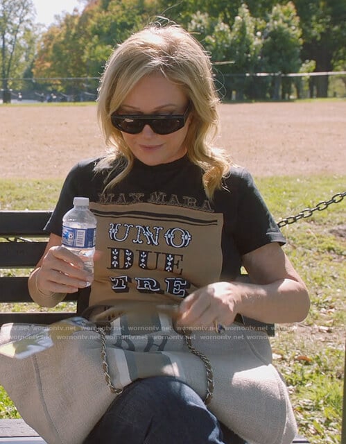 Kathy's black Uno Due Tre graphic tee on Paris in Love