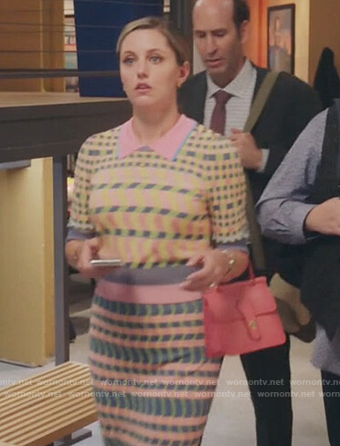 Tami's printed short sleeve sweater and skirt on Kenan