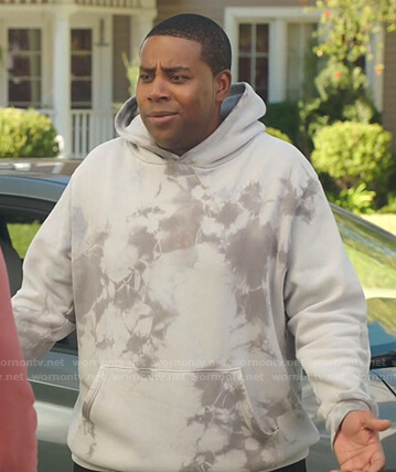 Kenan's grey tie dye hoodie on Kenan
