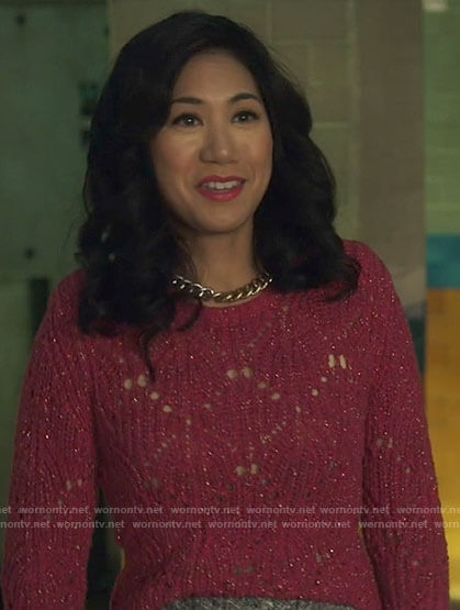 Mel's pink metallic sweater on The Equalizer