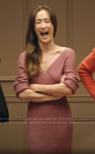 Sarah's pink rib knit dress on Pivoting