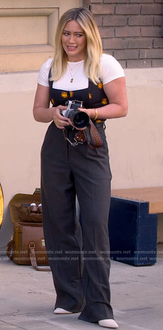 Sophie's sun print top on How I Met Your Father