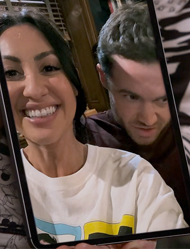 Valentina's Selena graphic tee on How I Met Your Father