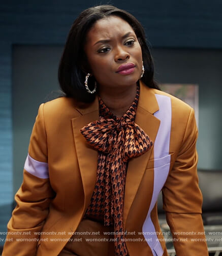 August's houndstooth tie neck blouse on The Kings of Napa
