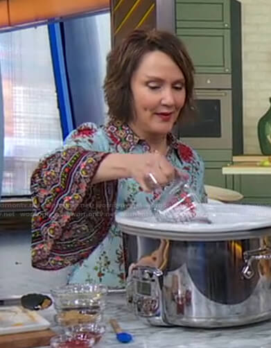 Cyndi Kane's blue mixed floral blouse on Good Morning America
