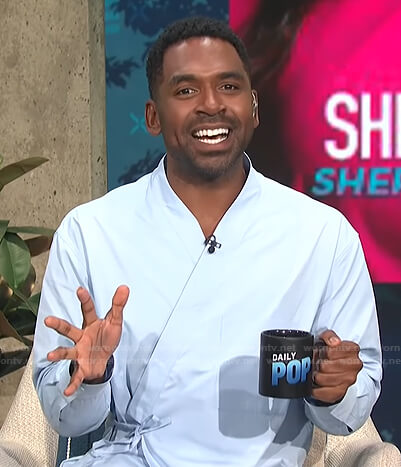 Justin's blue wrap shirt on E! News Daily Pop