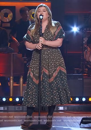 Kelly's floral print belted midi dress on The Kelly Clarkson Show