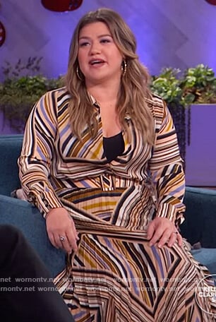 Kelly's mixed stripe shirtdress on The Kelly Clarkson Show