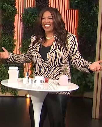 Kym's zebra print blazer on E! News Daily Pop