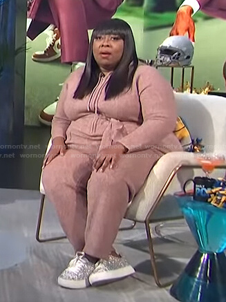 Loni's pink knit jumpsuit on E! News Daily Pop
