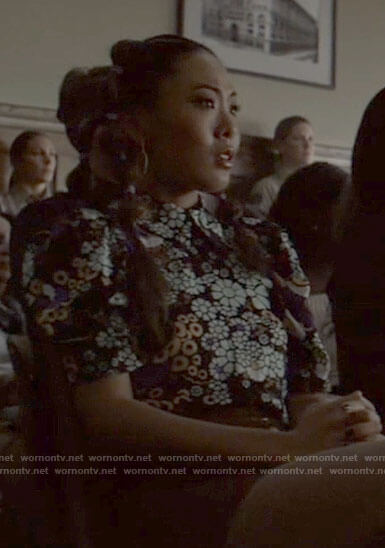 Mary's floral collared top on Batwoman