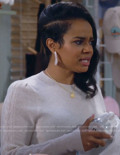 Randi's grey sweater with cable knit sleeves on Call Me Kat