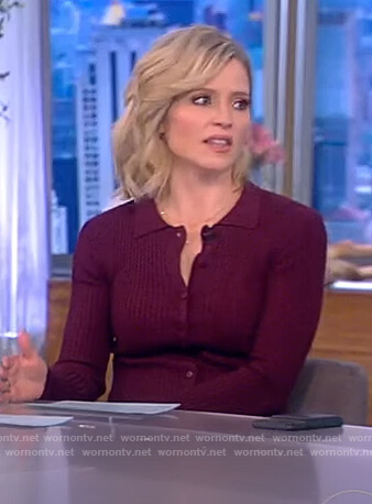 Sara's burgundy ribbed dress on The View