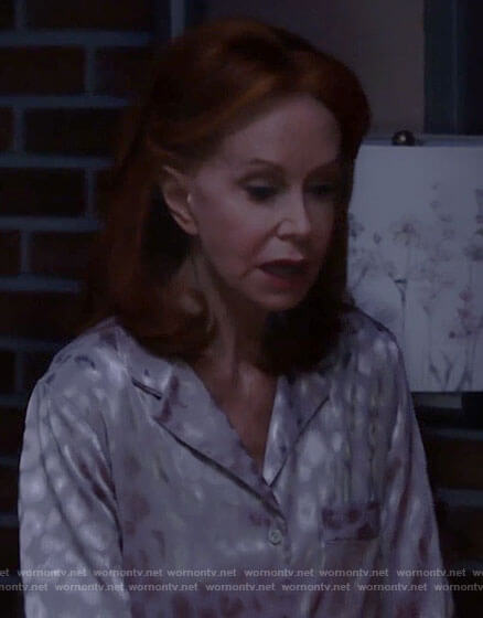 Sheila's silver leopard print pajamas on Call Me Kat