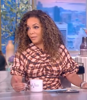 Sunny's beige tie dye check dress on The View