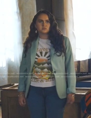 Annabelle’s graphic print tee on Naomi