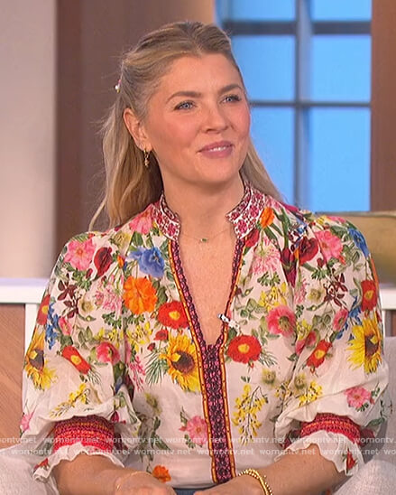 Amanda's floral print v-neck blouse on The Talk
