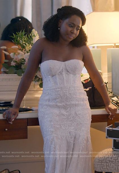 Brit's wedding dress on Single Drunk Female